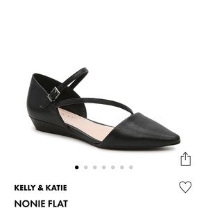 Kelly & Katie Strappy Nonie Flat
